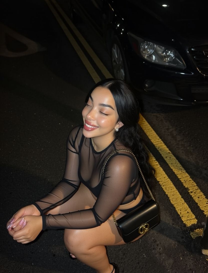Escort - VICTORIA - Ibiza Tops